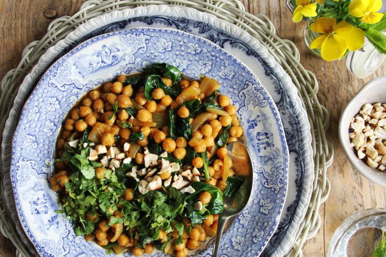 Nessa Robins' magnesium-rich smoothie and chickpea and spinach curry 17  August 2022 Free